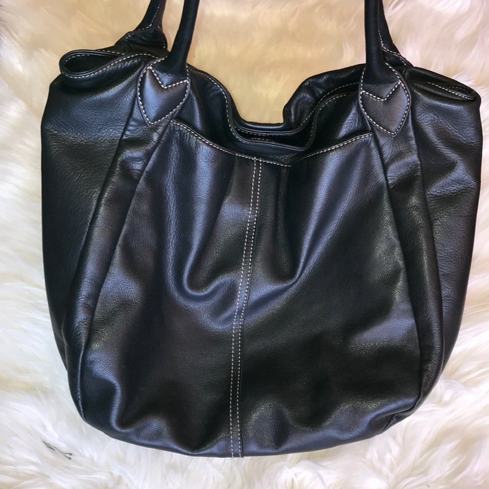 Tignanello black leather handbag with poly lining